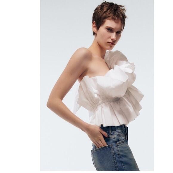 Zara Ruffle One Shoulder Poplin Asymmetric Top Smocked Back in white size small - Picture 2 of 12